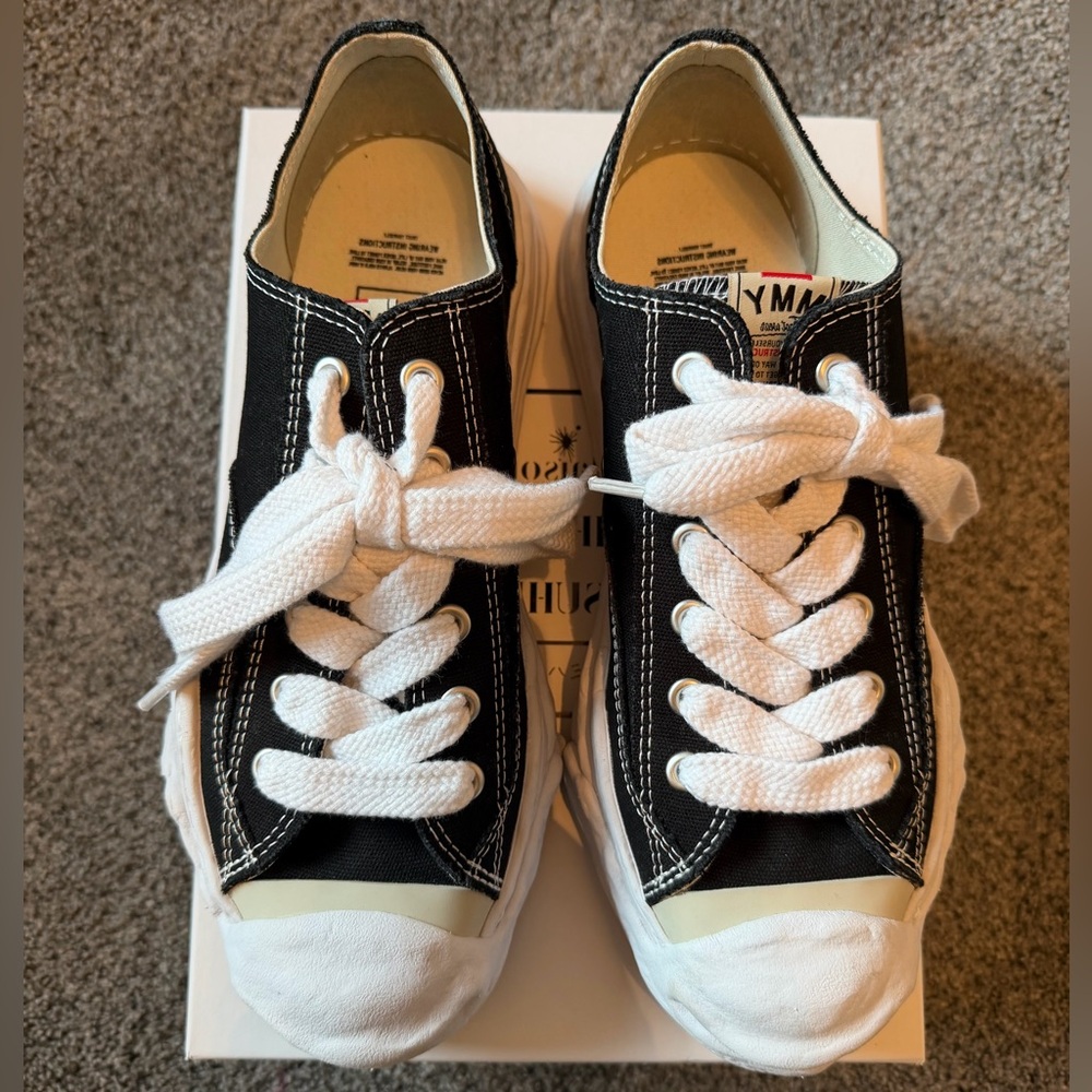 Maison Mihara Yasuhiro Hank size 44 men’s black and white.